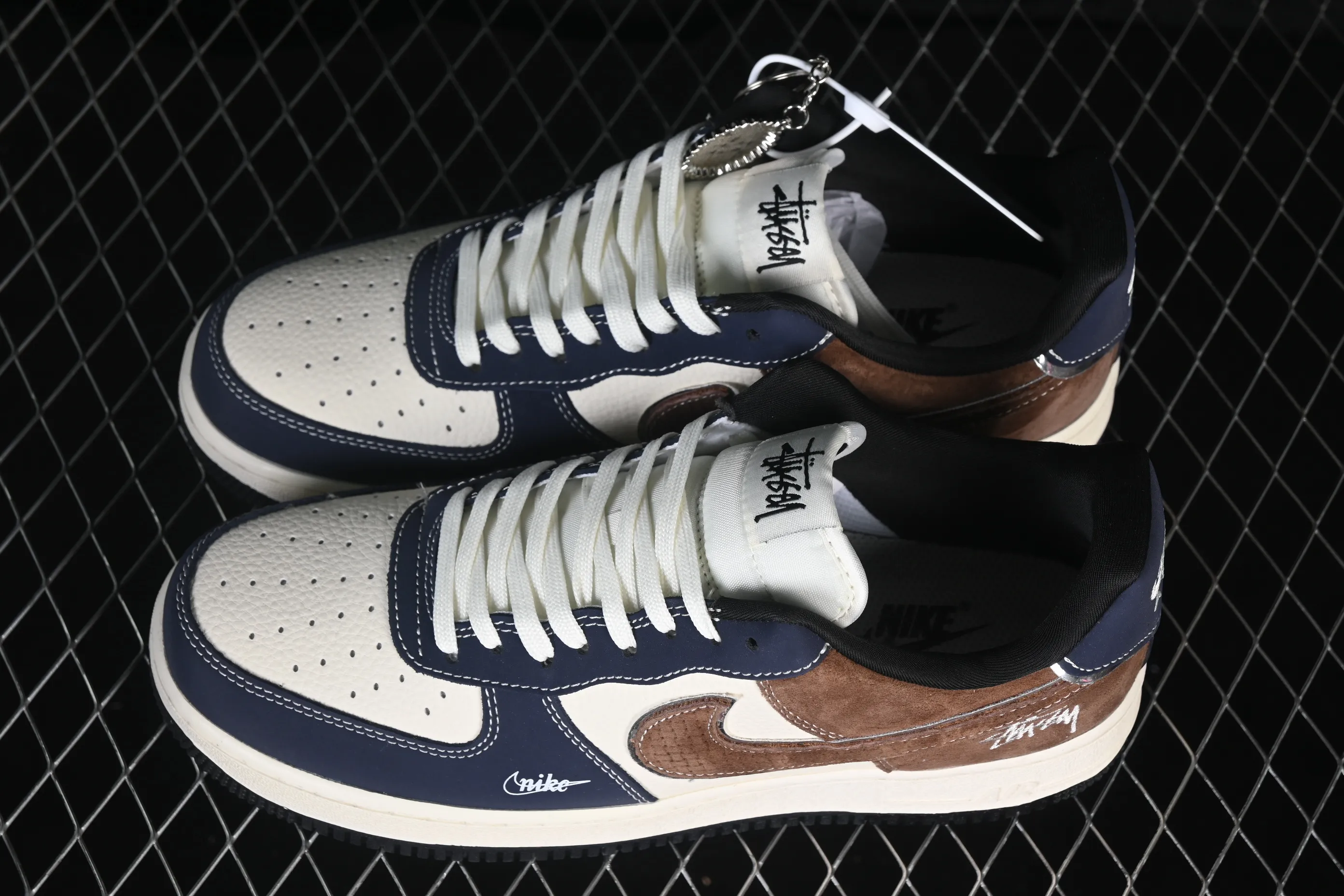 All categories Nk Air Force 1 Air Force series Nk Air Force 1 Low Air Force low-top Nike Air Force 1'07 Low Stussy co-branded blue brown pig leather Air Force 1 low-top casual sneakers DF0188-105